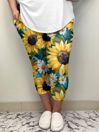 Sunny Days Capri w/ Pockets | Run Ends 3/8 | 42 Days