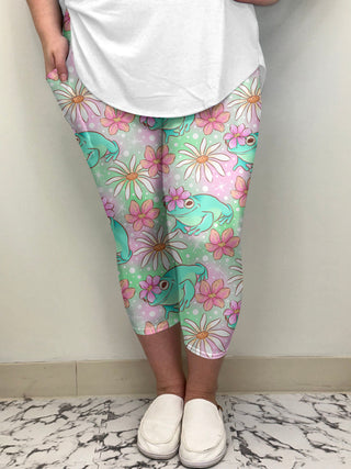 Floral Frog Capri w/ Pockets | Run Ends 3/8 | 42 Days