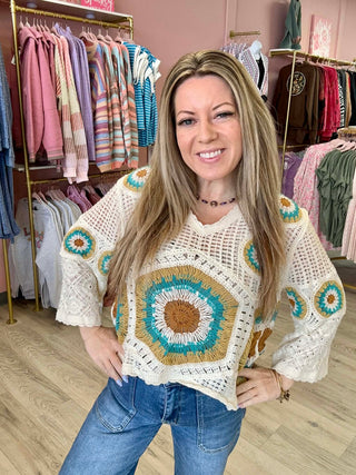 Sweet Scallop Vneck Top