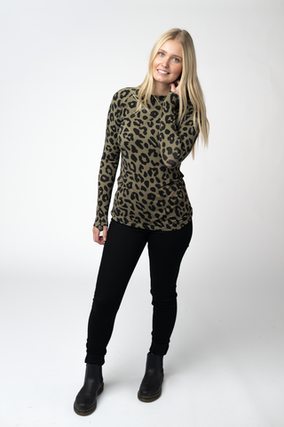 09.02 EN ROUTE Blair Long Sleeve Top - Olive Animal Print