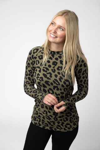 09.02 EN ROUTE Blair Long Sleeve Top - Olive Animal Print