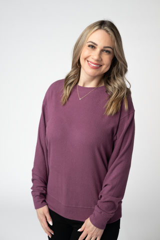 08.21 EN ROUTE Corrine Ribbed Pullover Top - Plum