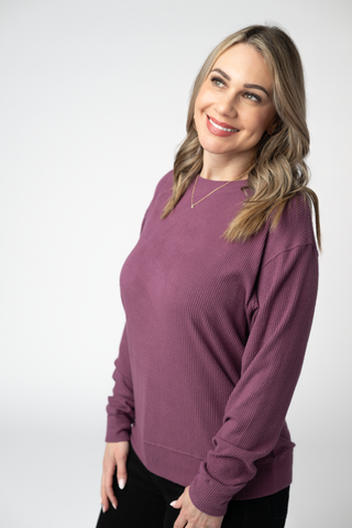 08.21 EN ROUTE Corrine Ribbed Pullover Top - Plum