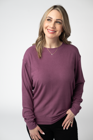 08.21 EN ROUTE Corrine Ribbed Pullover Top - Plum