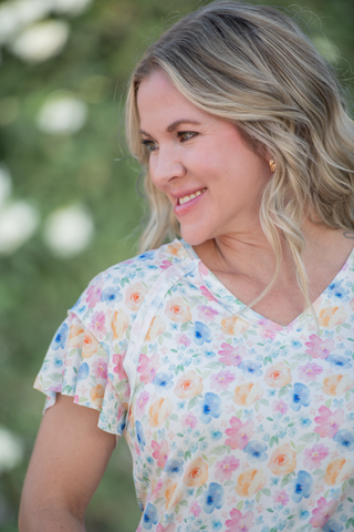 IN STOCK Raelynn V-Neck Top - Petal Gardens