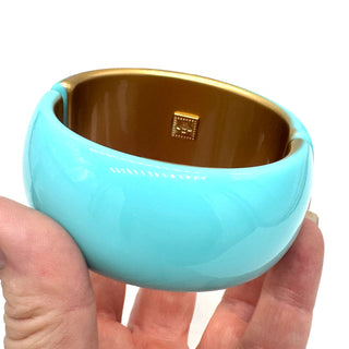 Turquoise – Vintage & Gold Lined 90's Lucite Clamper Bracelet