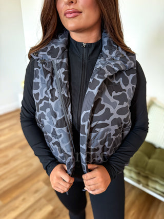 BIRDIE Puffer Vest in Blackout Duck Camo