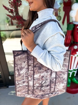 BIRDIE  Quilted Tote Bag in Dark Camo