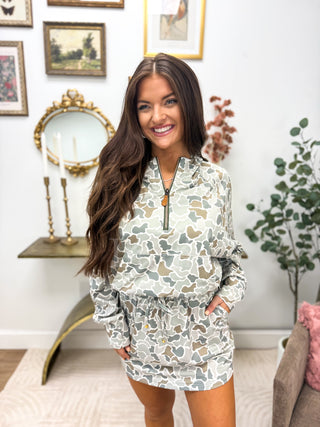 BIRDIE Summer Quarter Zip Pullover in Sage Green Duck Camo