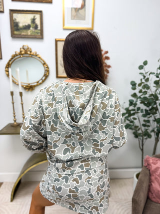BIRDIE Summer Quarter Zip Pullover in Sage Green Duck Camo