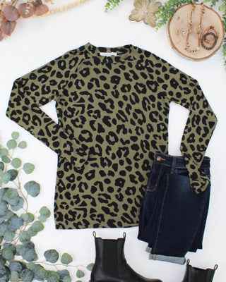 09.02 EN ROUTE Blair Long Sleeve Top - Olive Animal Print